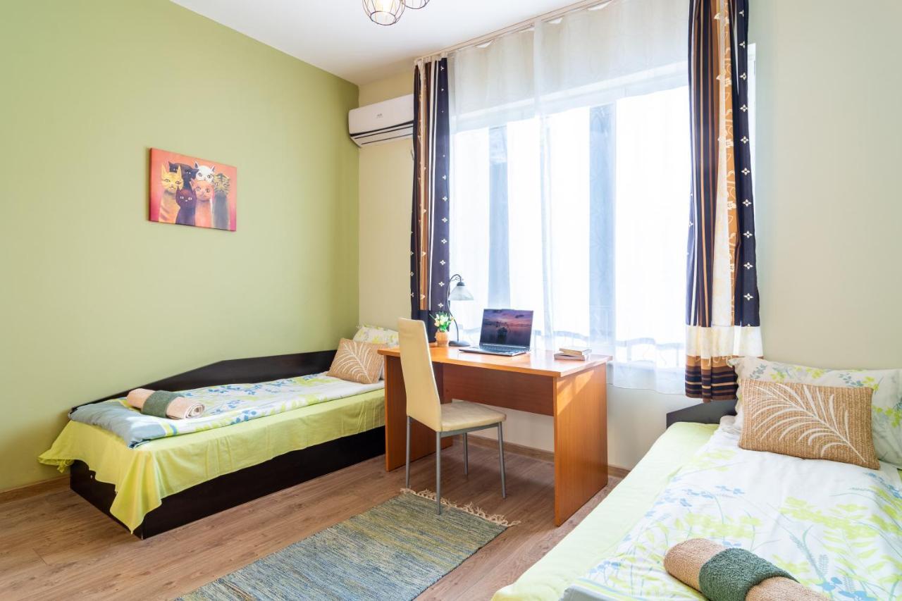 Madrid 2Bdr W Free Parking Near Metro, Serdika Mall Sofia Exterior photo